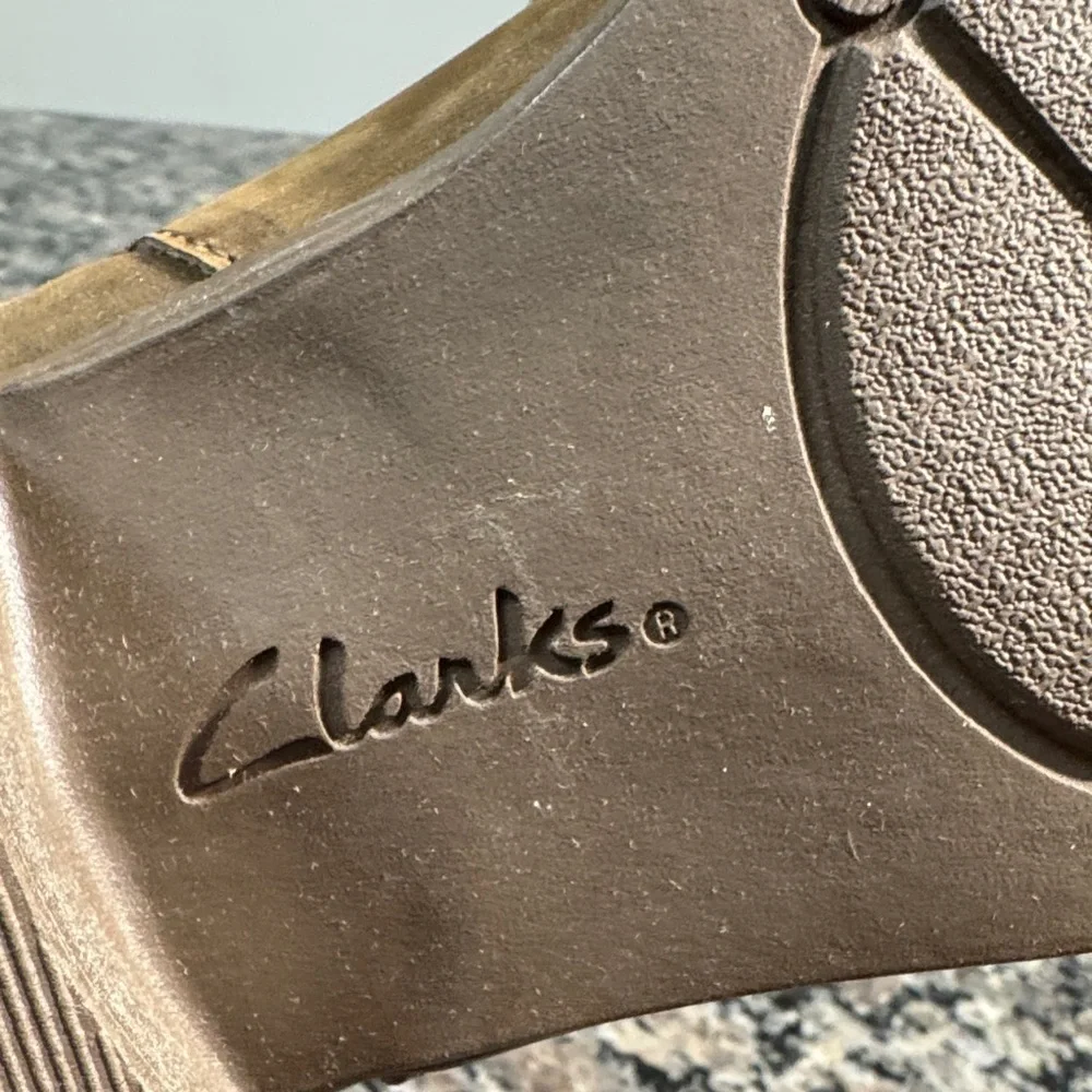 Clarks Tan Ankle Boots with Strap Detail western boho NWT 11